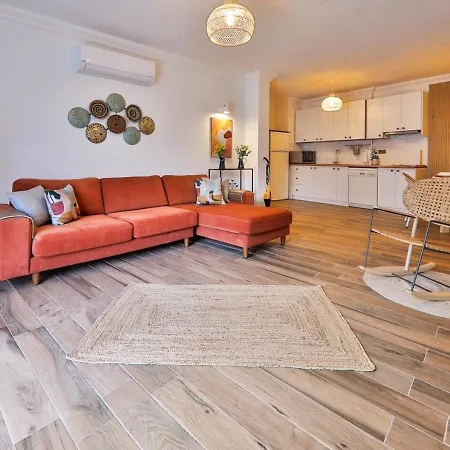 Nodus Tollens Apartment